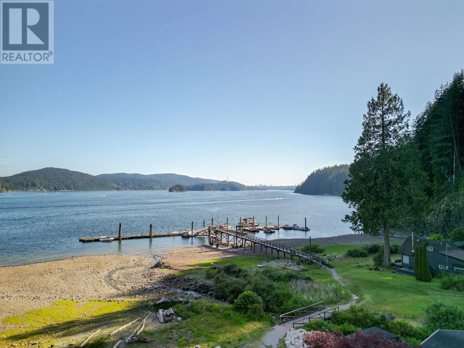 22 Brighton Beach, North Vancouver, British Columbia  V0V 0V0 - Photo 3 - R2895195