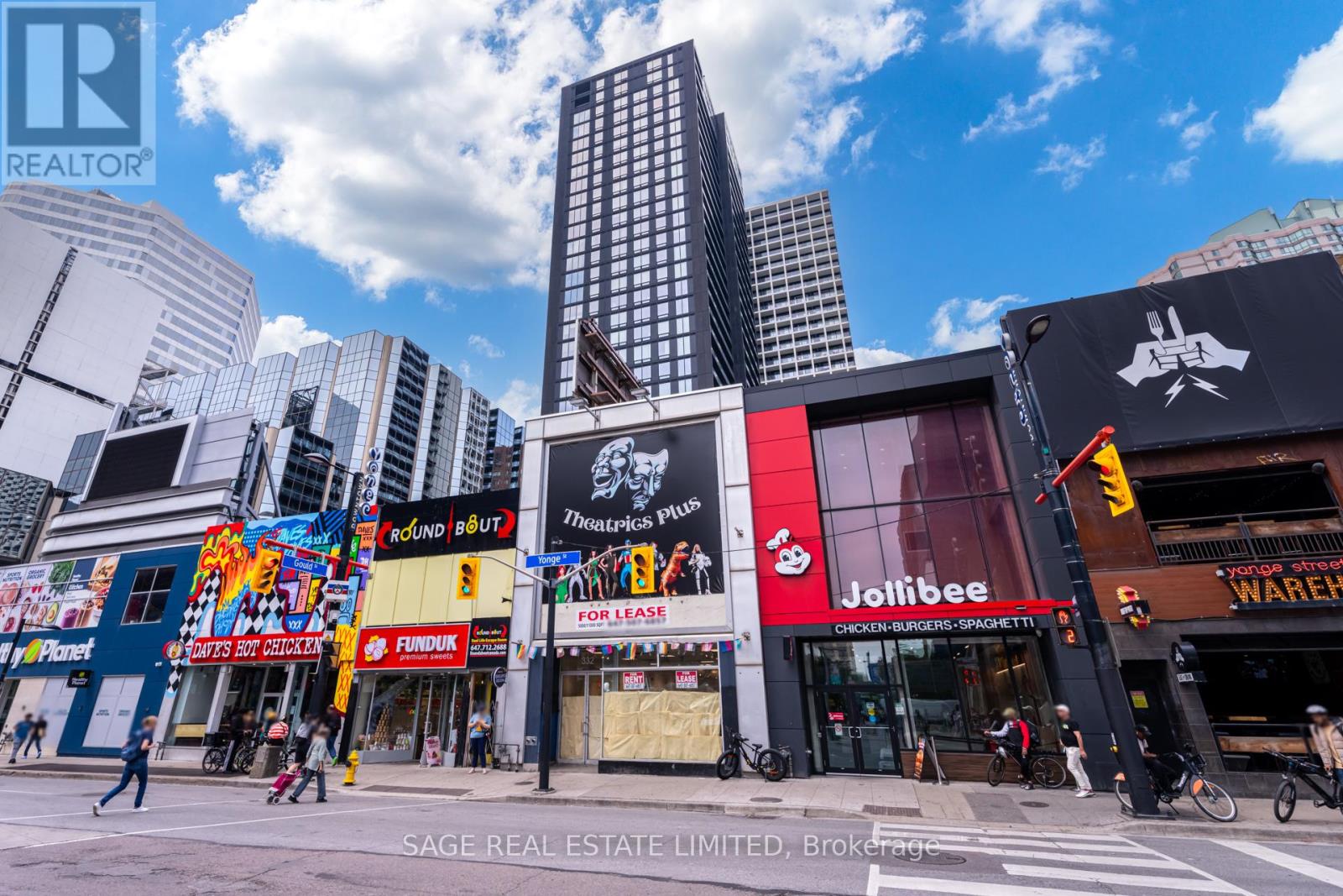 332 YONGE STREET, Toronto, Ontario