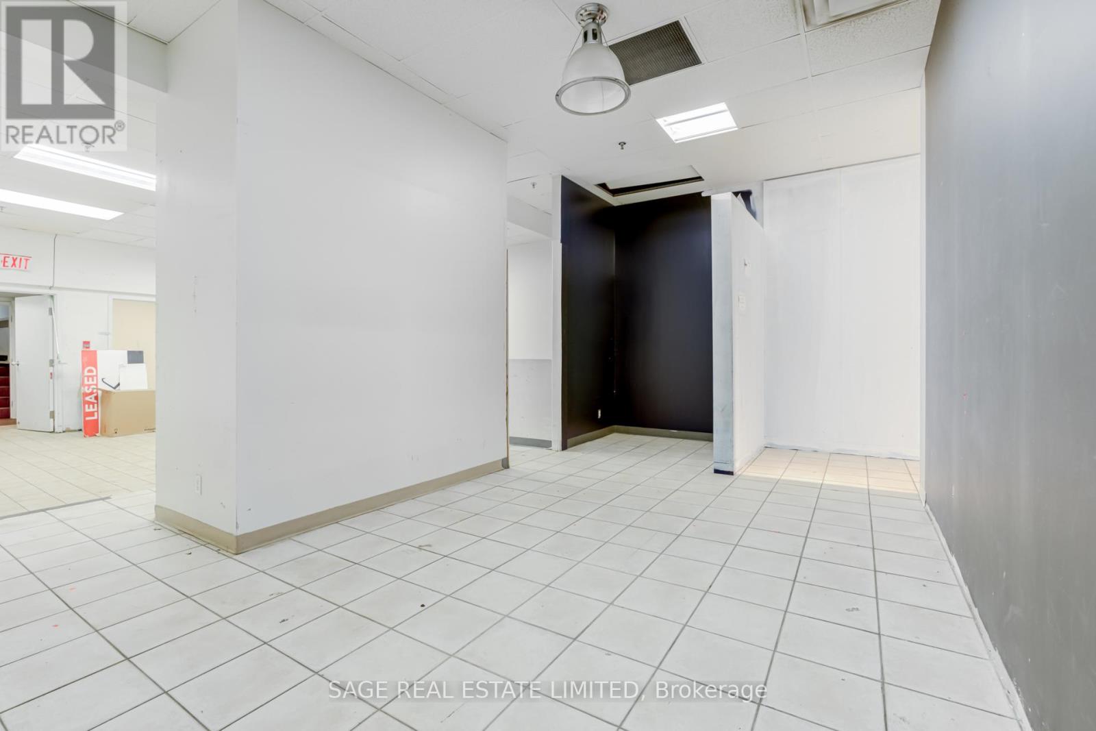 332 Yonge Street, Toronto, Ontario  M5G 1C9 - Photo 11 - C8445346