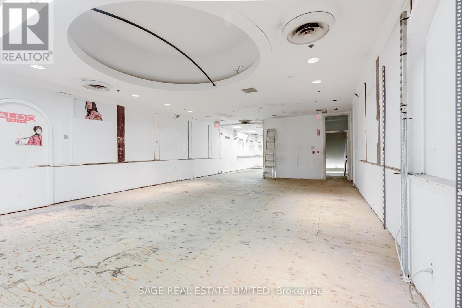 332 Yonge Street, Toronto, Ontario  M5G 1C9 - Photo 13 - C8445346
