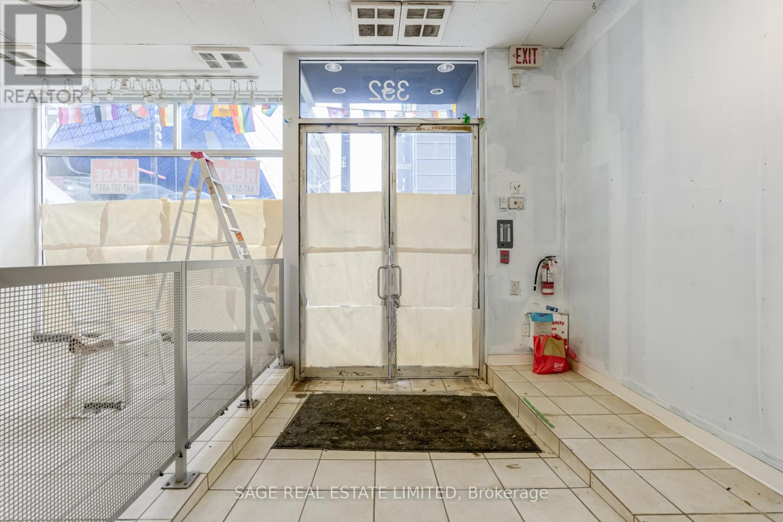 332 Yonge Street, Toronto, Ontario  M5G 1C9 - Photo 3 - C8445346