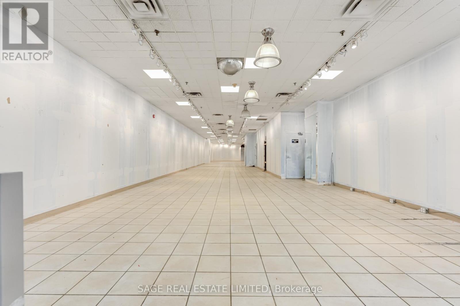 332 Yonge Street, Toronto, Ontario  M5G 1C9 - Photo 5 - C8445346