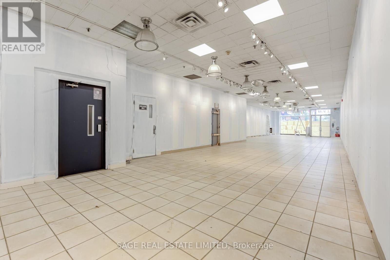 332 Yonge Street, Toronto, Ontario  M5G 1C9 - Photo 6 - C8445346