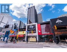 332 YONGE STREET, Toronto, Ontario