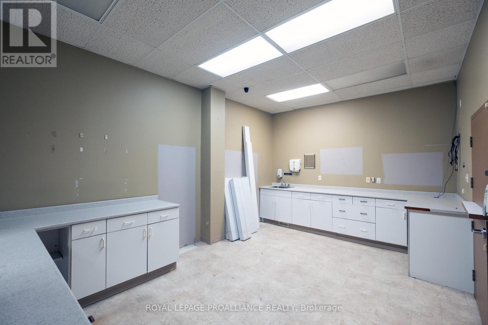 257 Front Street, Belleville, Ontario  K8N 2Z6 - Photo 10 - X8445368