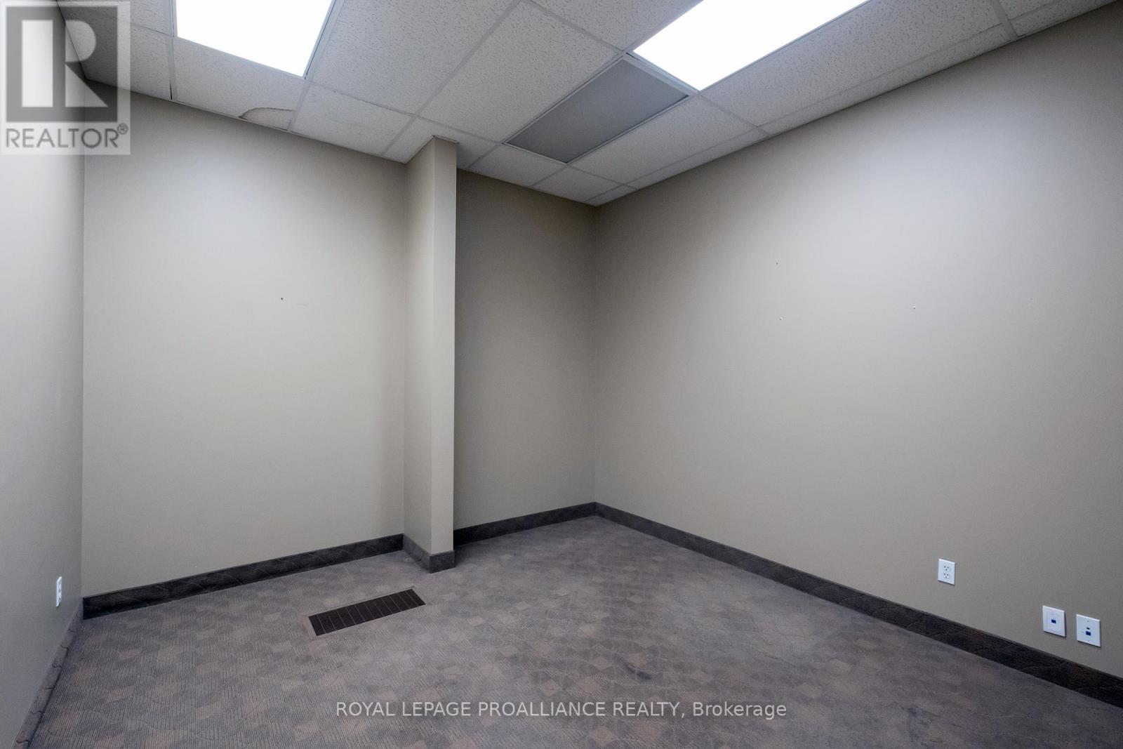 257 Front Street, Belleville, Ontario  K8N 2Z6 - Photo 19 - X8445368