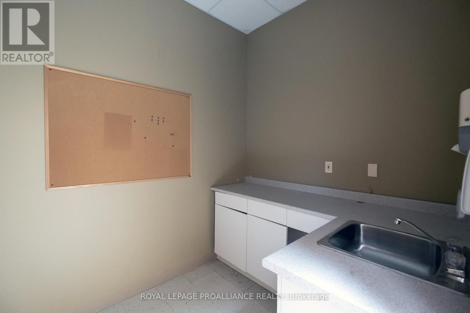 257 Front Street, Belleville, Ontario  K8N 2Z6 - Photo 20 - X8445368