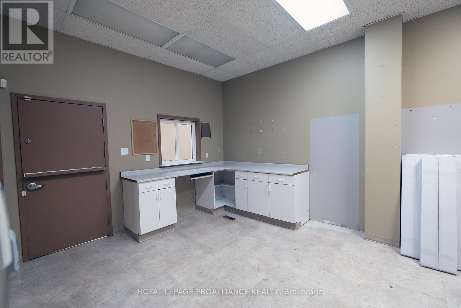 257 Front Street, Belleville, Ontario  K8N 2Z6 - Photo 9 - X8445368