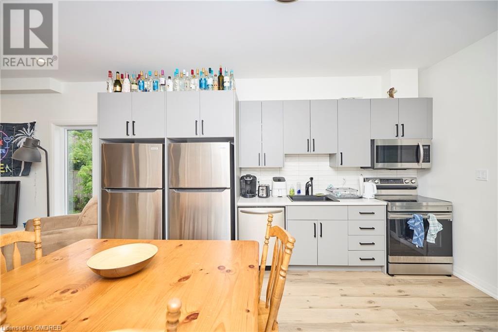 16 Harvey Common, St. Catharines, Ontario  L2T 2K5 - Photo 4 - 40605259