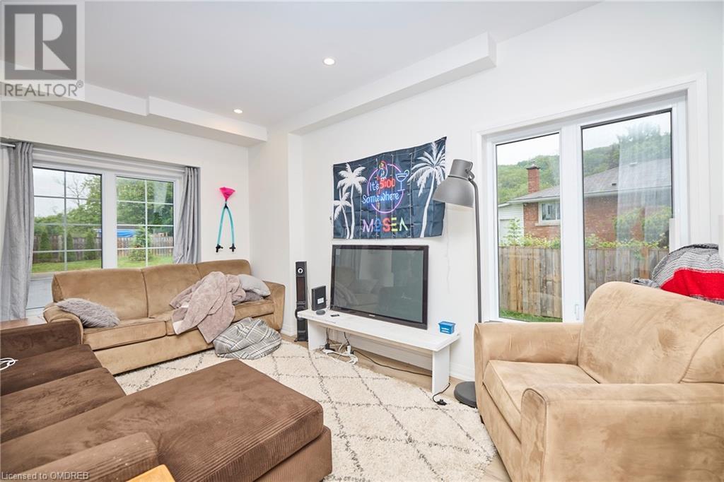 16 Harvey Common, St. Catharines, Ontario  L2T 2K5 - Photo 6 - 40605259
