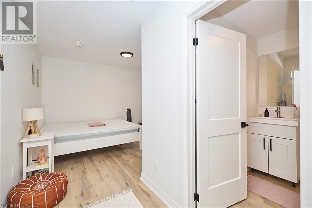 9 Harvey Common, St. Catharines, Ontario  L2T 2K5 - Photo 17 - 40606681