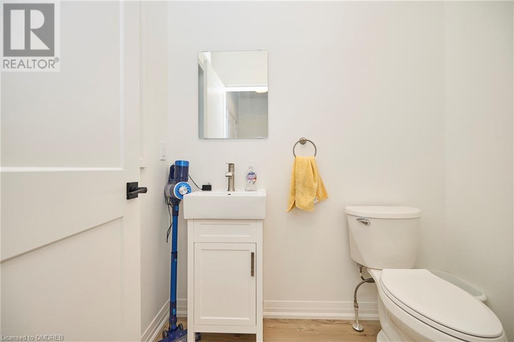 9 Harvey Common, St. Catharines, Ontario  L2T 2K5 - Photo 3 - 40606681