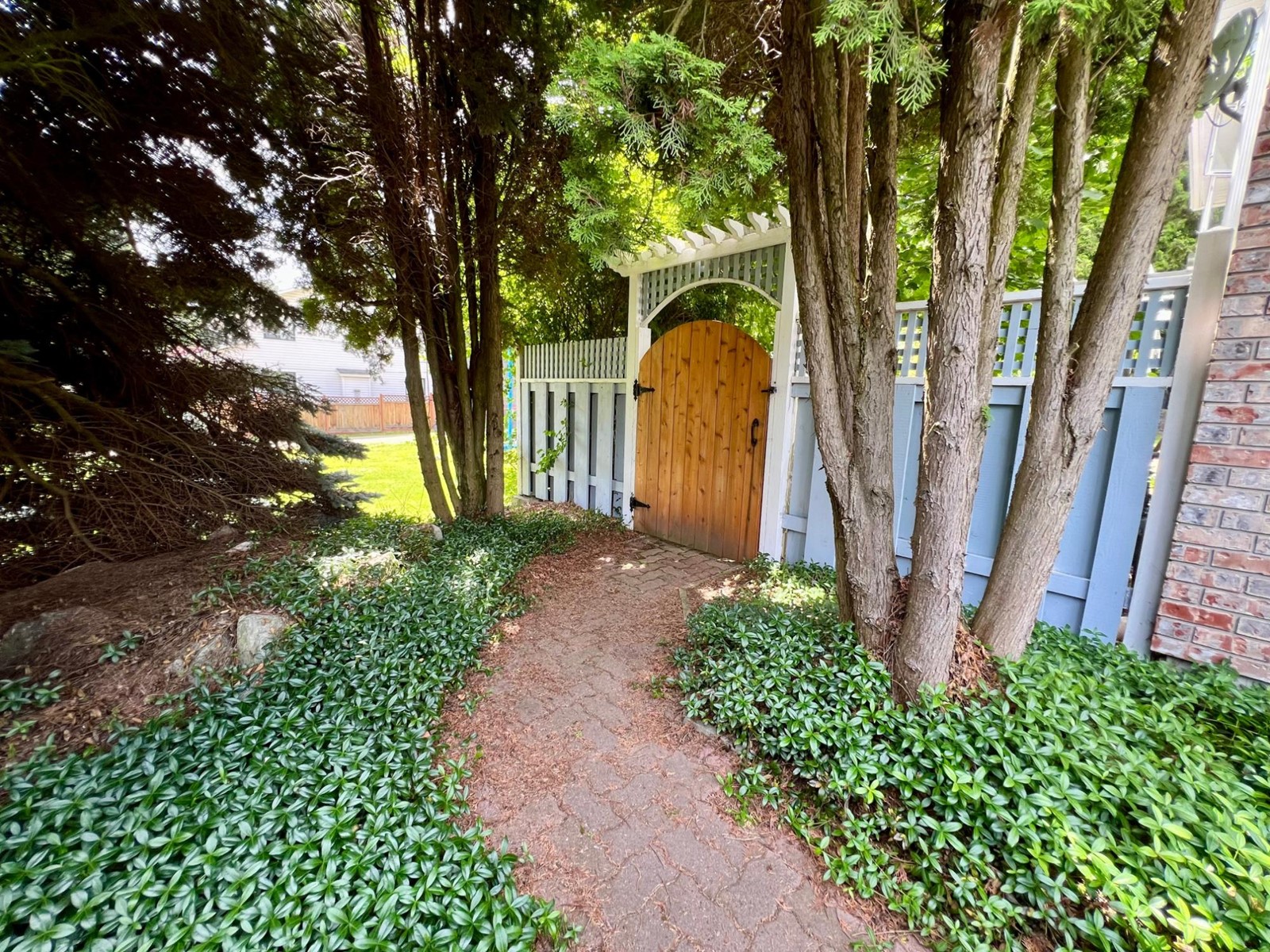 2520 9th Avenue, Castlegar, British Columbia  V1N 2Y8 - Photo 39 - 2477714