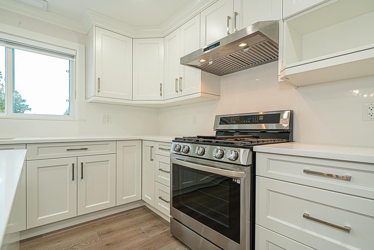 14611 105a Avenue, Surrey, British Columbia  V3R 5X8 - Photo 7 - R2894818