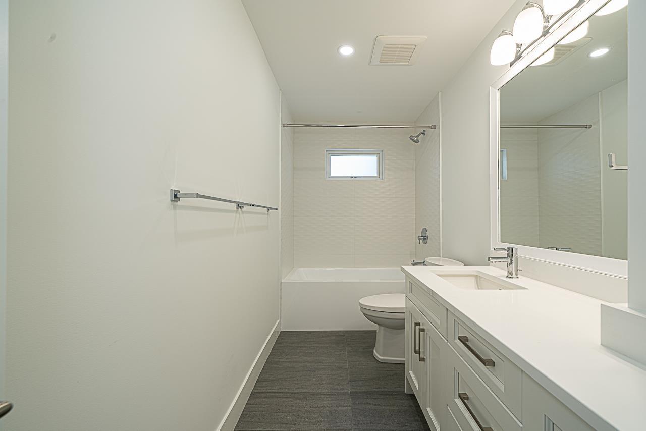 14611 105a Avenue, Surrey, British Columbia  V3R 5X8 - Photo 10 - R2894818