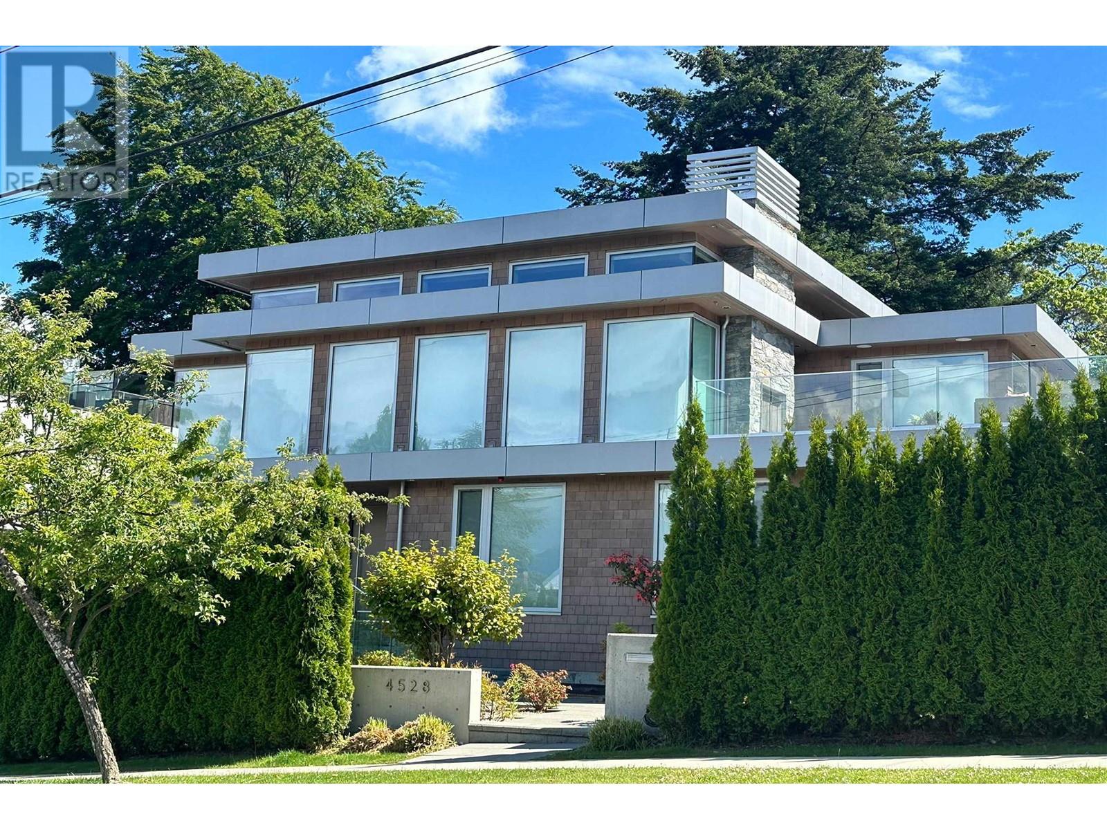 4528 LANGARA AVENUE, vancouver, British Columbia V6R1C8