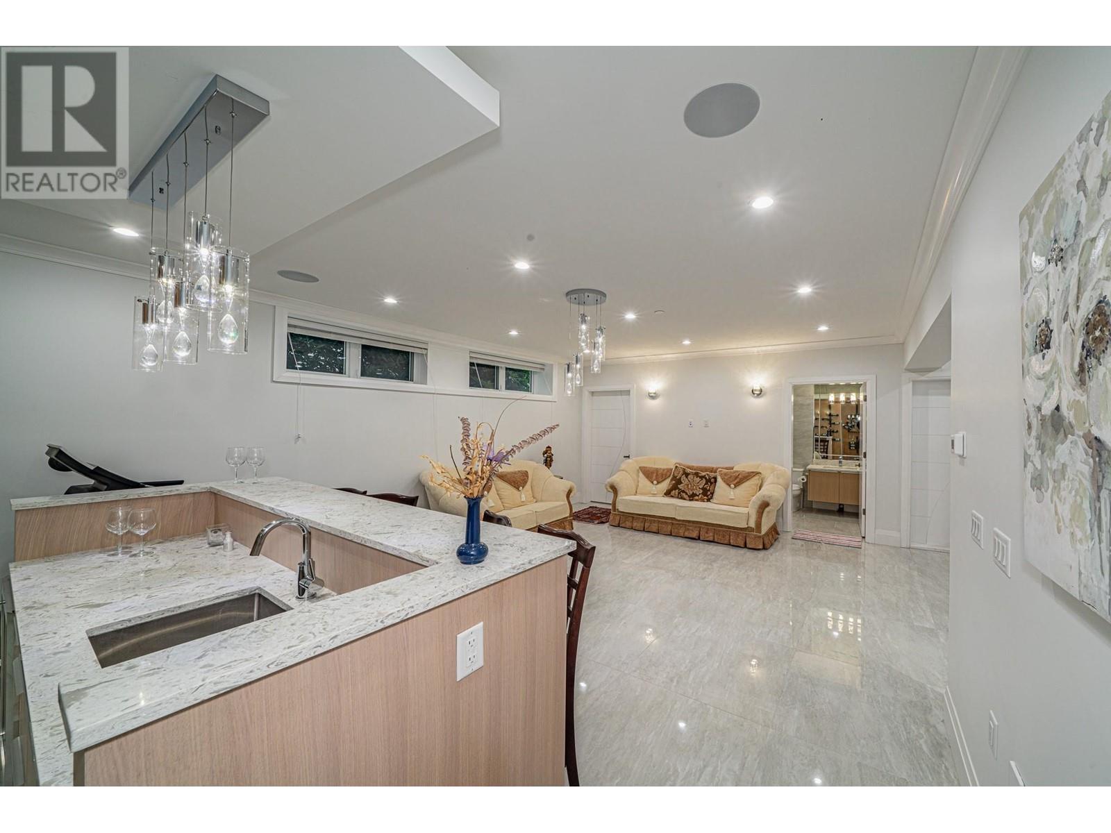 Listing Picture 13 of 37 : 3538 W 30TH AVENUE, Vancouver / 溫哥華 - 魯藝地產 Yvonne Lu Group - MLS Medallion Club Member