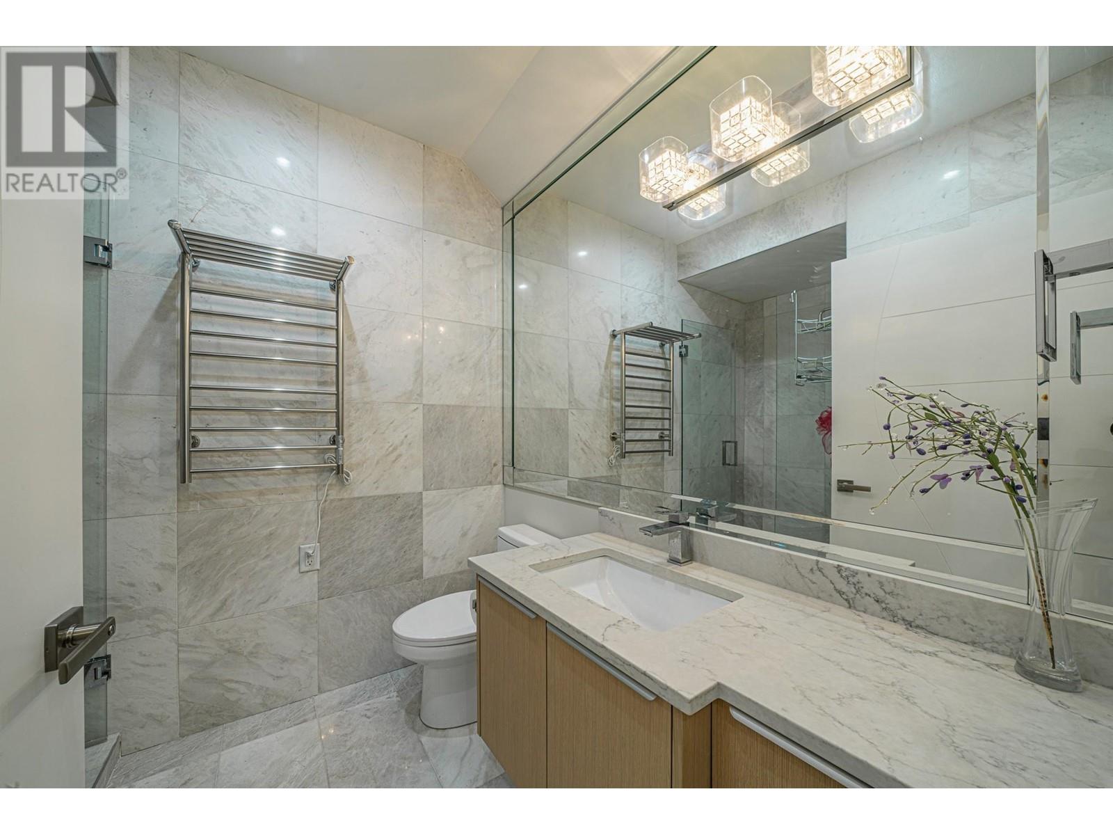 Listing Picture 18 of 37 : 3538 W 30TH AVENUE, Vancouver / 溫哥華 - 魯藝地產 Yvonne Lu Group - MLS Medallion Club Member