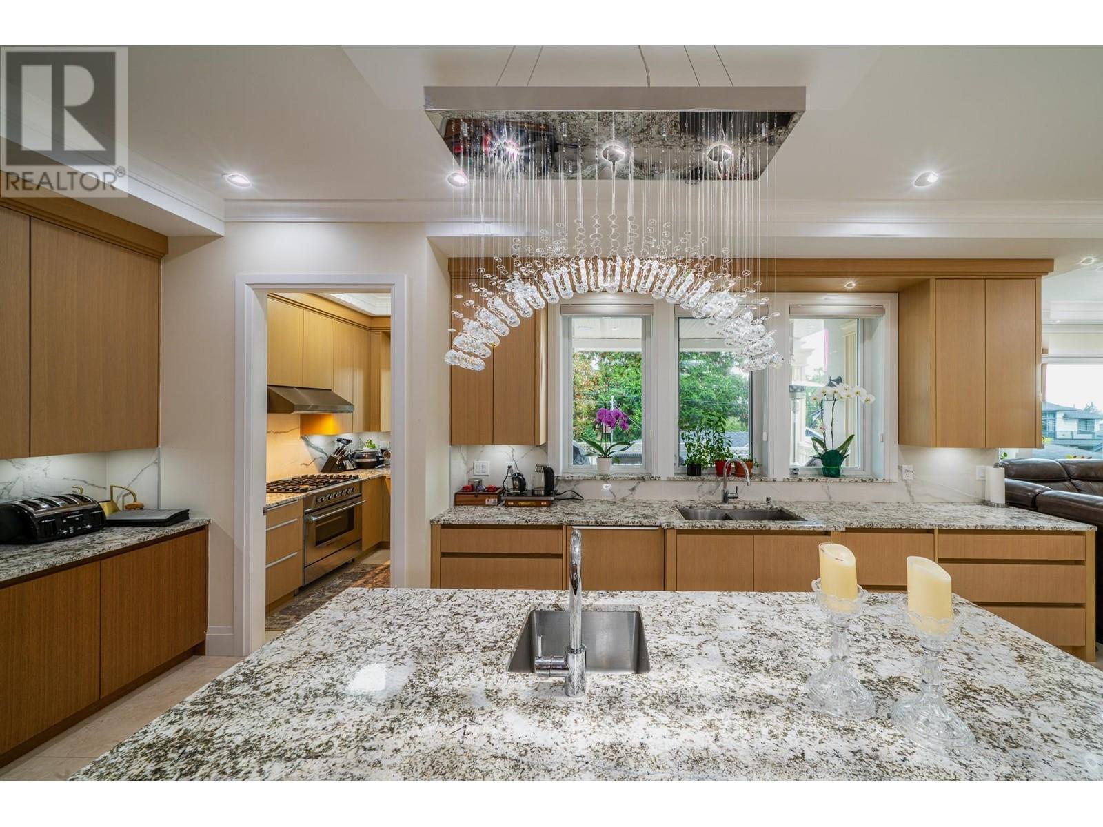 Listing Picture 11 of 37 : 3538 W 30TH AVENUE, Vancouver / 溫哥華 - 魯藝地產 Yvonne Lu Group - MLS Medallion Club Member