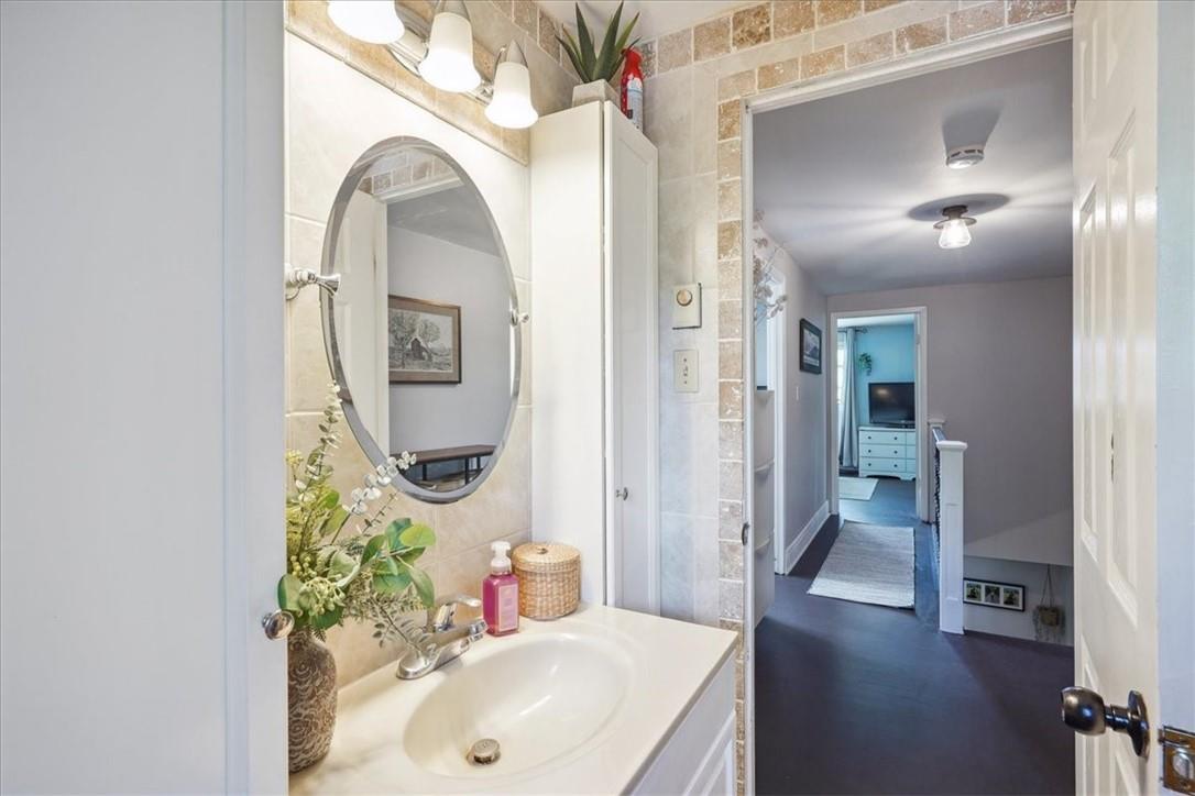 Image of property at 2101-B MEADOWBROOK Road