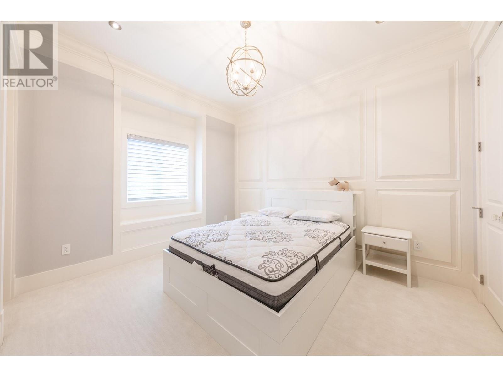 Listing Picture 28 of 33 : 8700 MINLER ROAD, Richmond / 烈治文 - 魯藝地產 Yvonne Lu Group - MLS Medallion Club Member