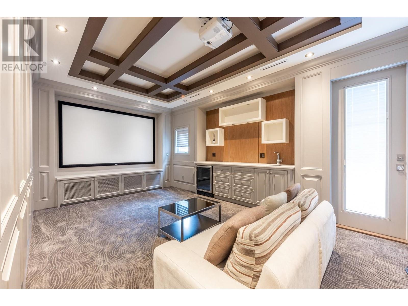 Listing Picture 21 of 33 : 8700 MINLER ROAD, Richmond / 烈治文 - 魯藝地產 Yvonne Lu Group - MLS Medallion Club Member