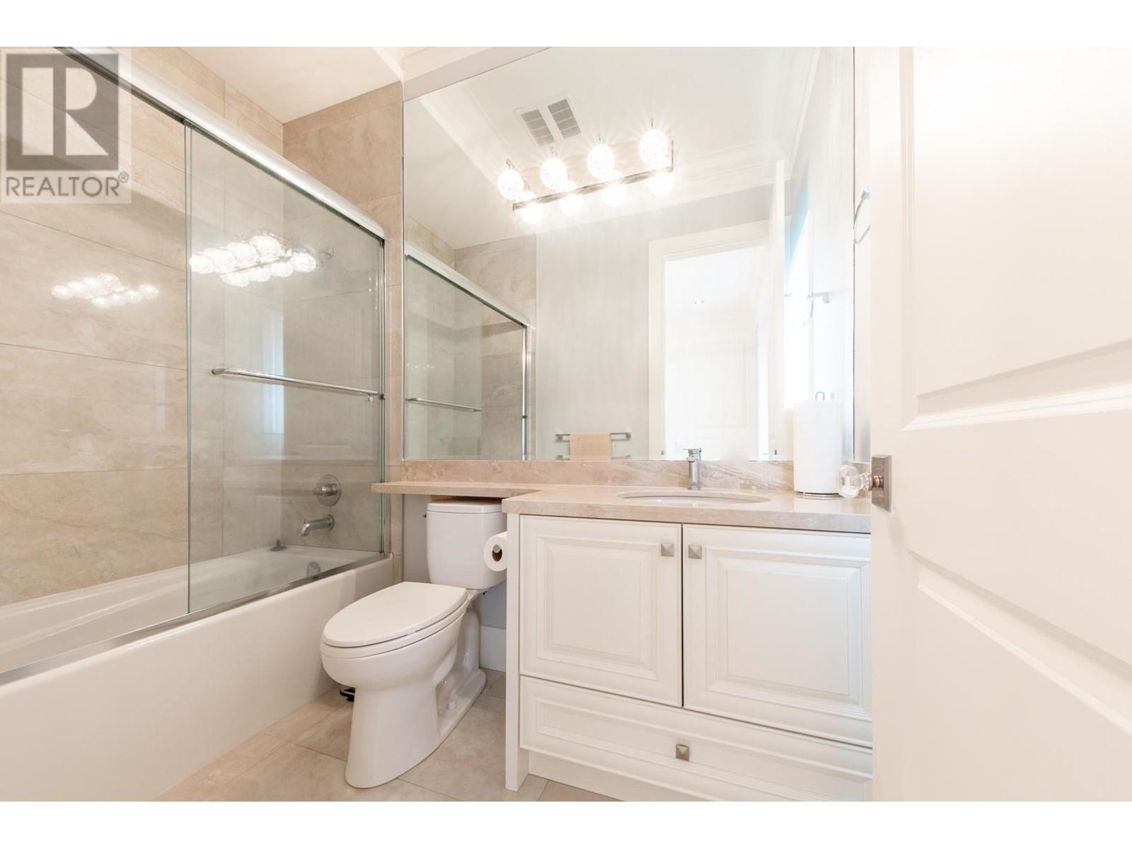 Listing Picture 29 of 33 : 8700 MINLER ROAD, Richmond / 烈治文 - 魯藝地產 Yvonne Lu Group - MLS Medallion Club Member