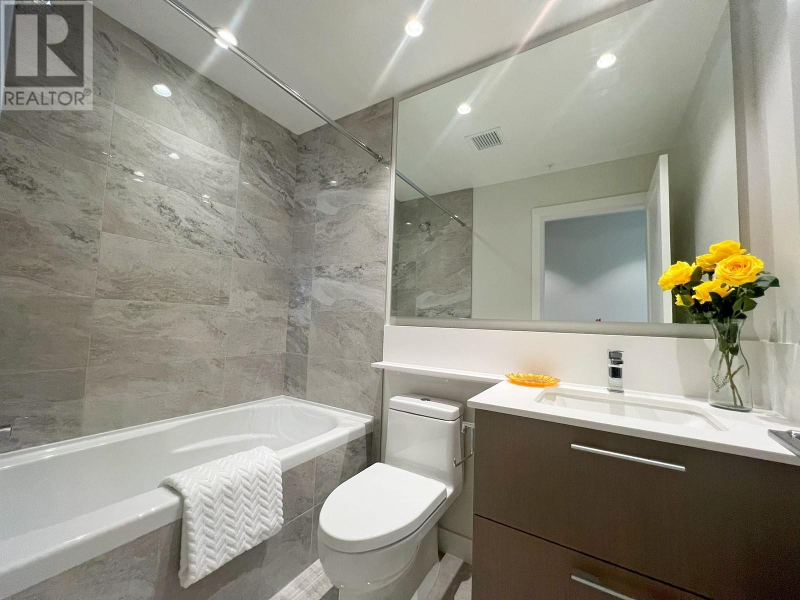 Listing Picture 11 of 16 : 903 5608 BERTON AVENUE, Vancouver / 溫哥華 - 魯藝地產 Yvonne Lu Group - MLS Medallion Club Member