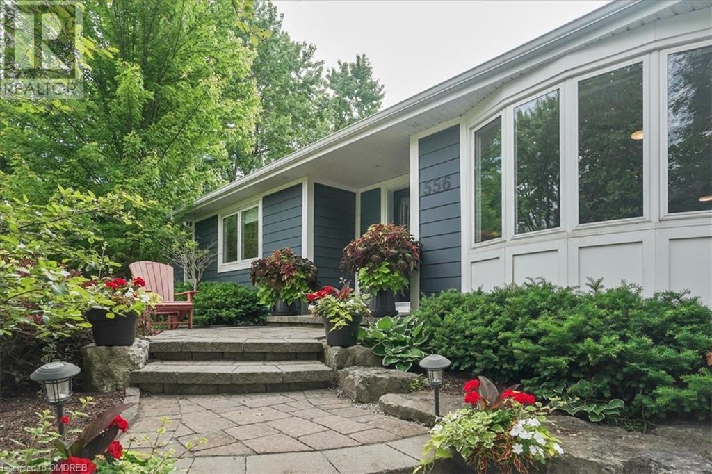 556 Parkside Drive E, Waterdown, Ontario  L8B 0G7 - Photo 3 - 40588795