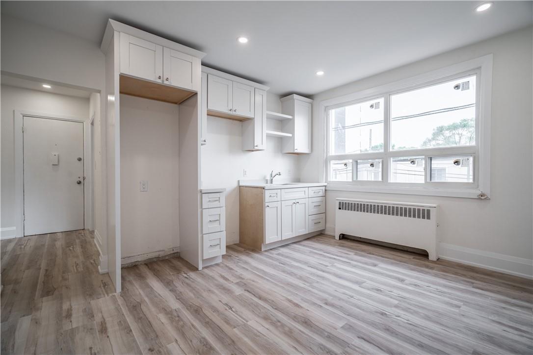 611 Concession Street, Unit #3, Hamilton, Ontario  L8V 1B4 - Photo 2 - H4197461