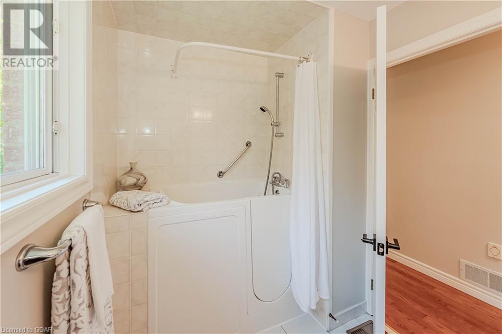 35 White Pine Way, Guelph, Ontario  N1G 4X7 - Photo 19 - 40606813