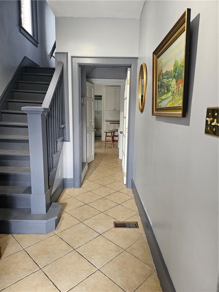 212 Balmoral Avenue S, Hamilton, Ontario  L8M 3K4 - Photo 2 - H4197121