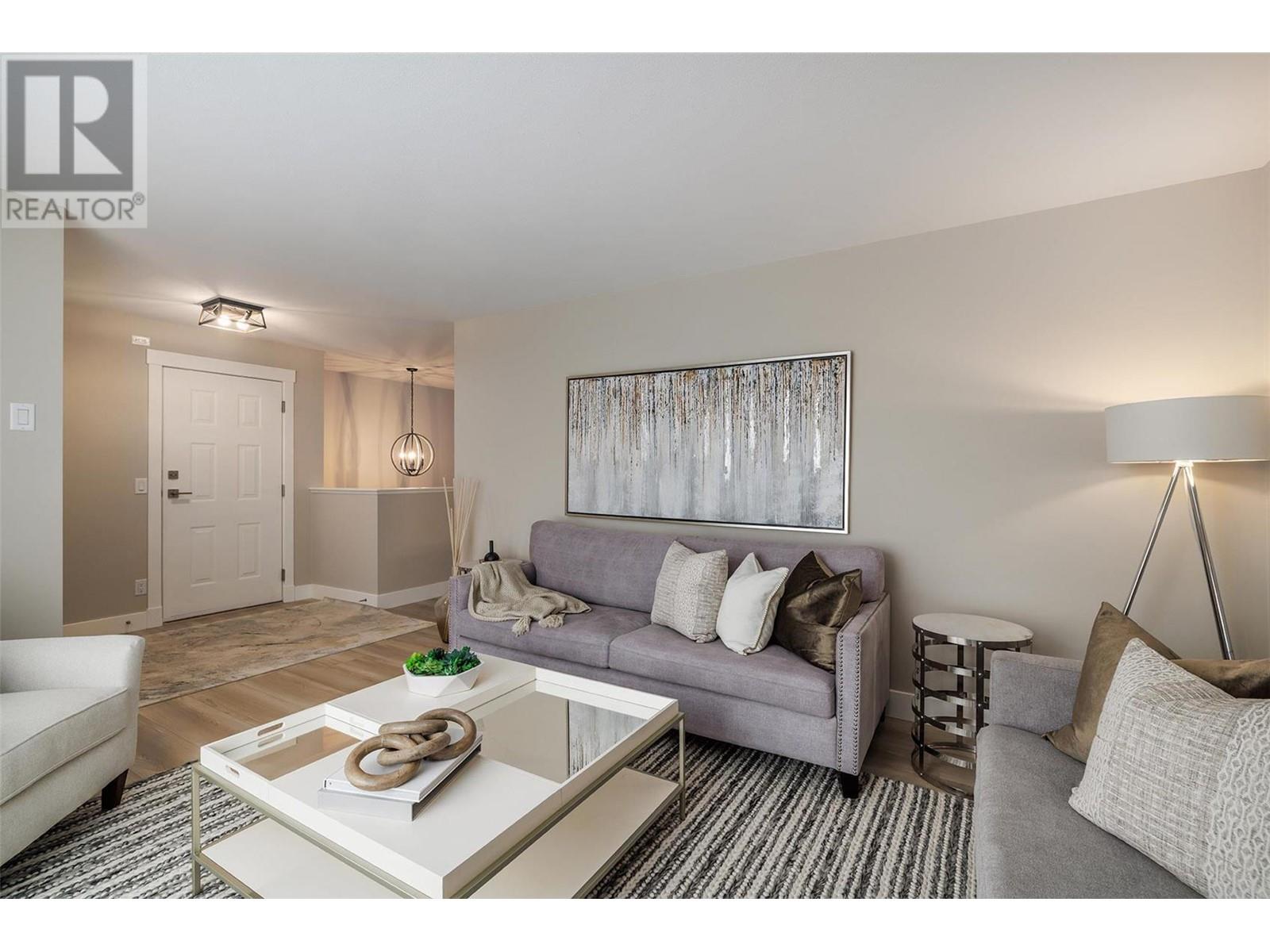 Property at 1009 Hudson Road image 2