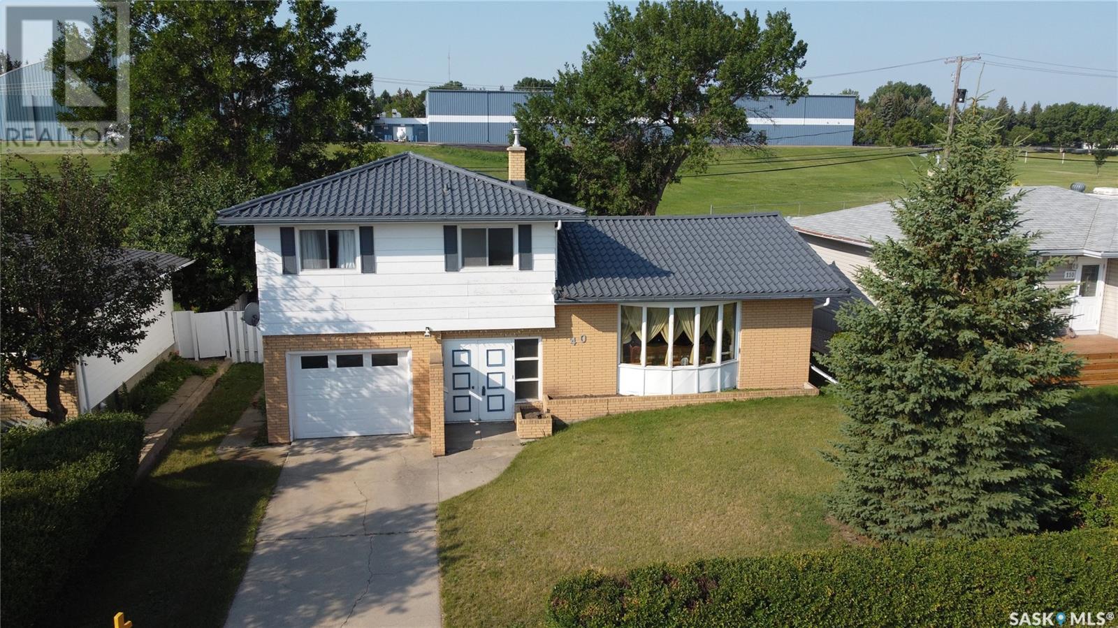 40 Conlin Drive Sw, Swift Current, Saskatchewan  S9H 3A6 - Photo 1 - SK973976