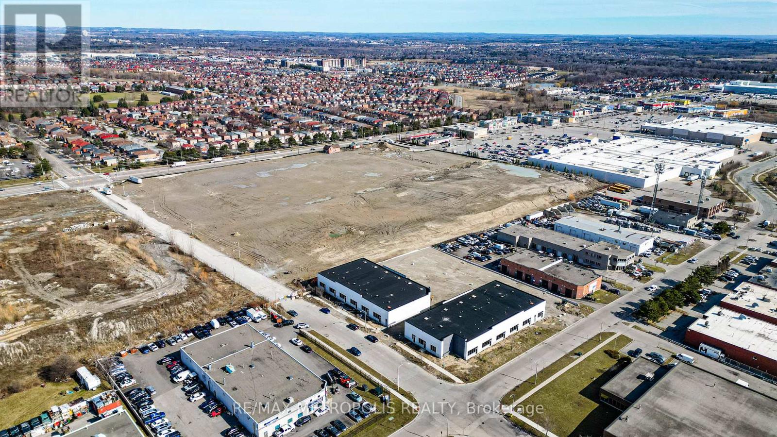 B5 - 95 State Crown Boulevard, Toronto, Ontario  M1V 0A2 - Photo 2 - E8450482