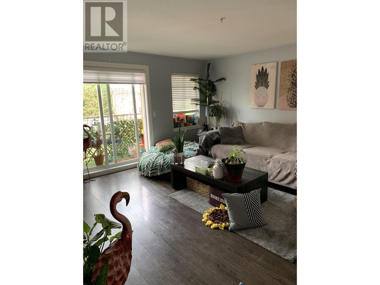 305 1990 Westminster Avenue, Port Coquitlam, British Columbia  V3B 1E8 - Photo 4 - R2895626