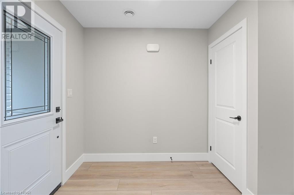 135 Victoria Avenue E, Crediton, Ontario  N0M 1M0 - Photo 4 - 40603760