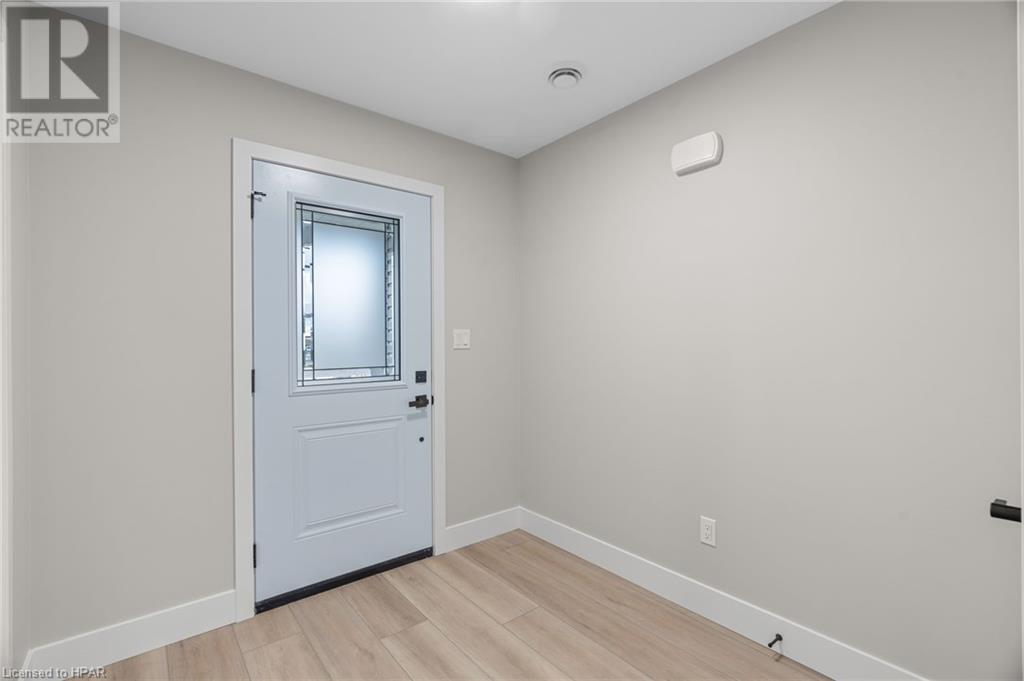 135 Victoria Avenue E, Crediton, Ontario  N0M 1M0 - Photo 5 - 40603760