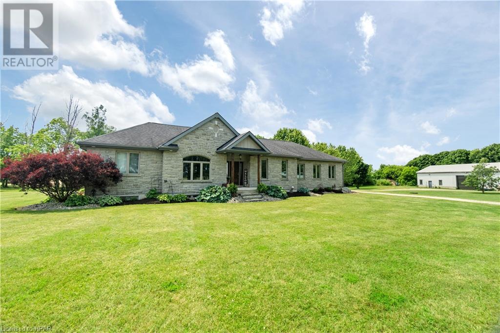 6407 Whalen Line, Lucan Biddulph (Twp), Ontario N0M 1K0 (27057762