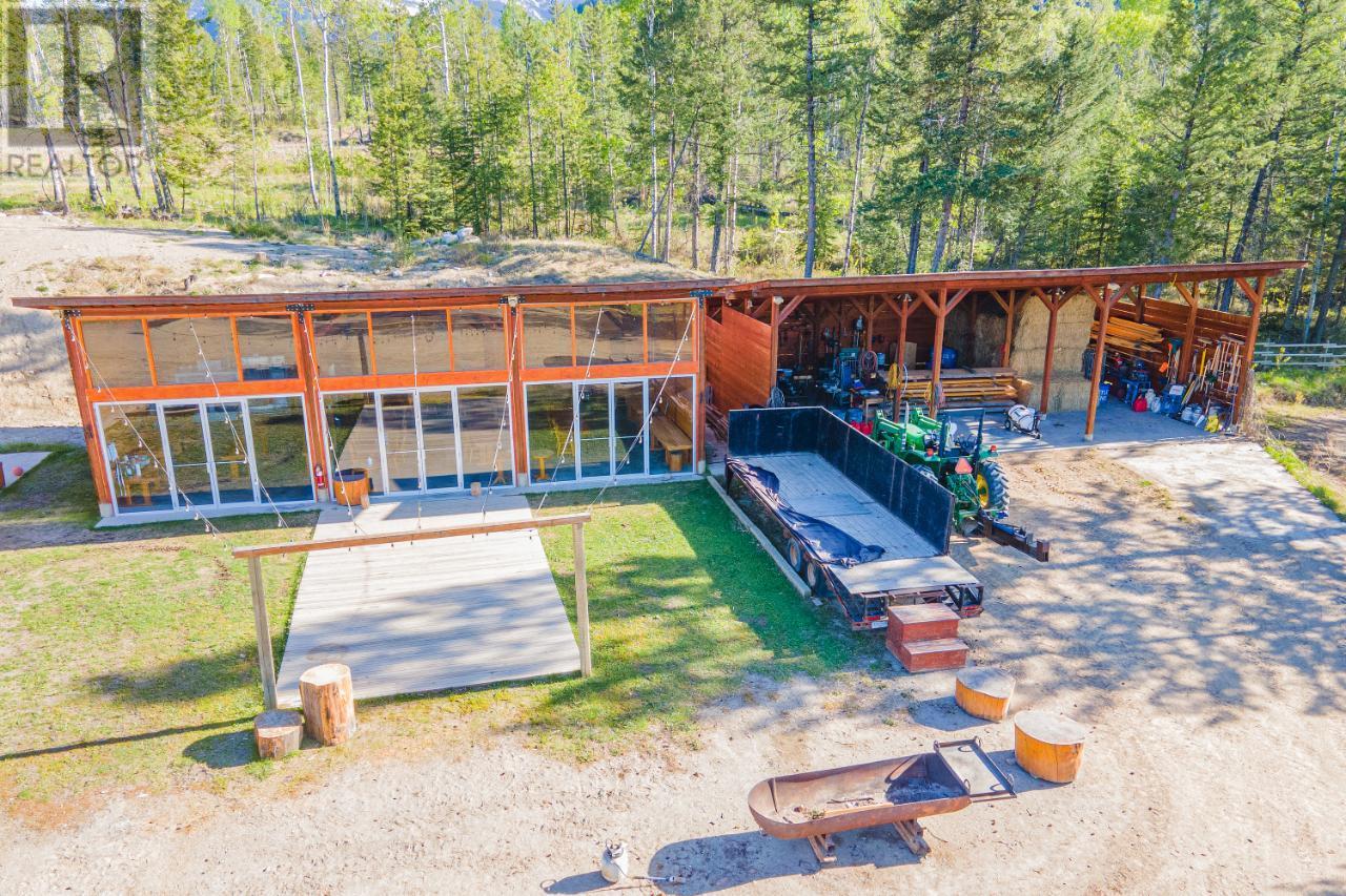 3054 HOULGRAVE RD Invermere