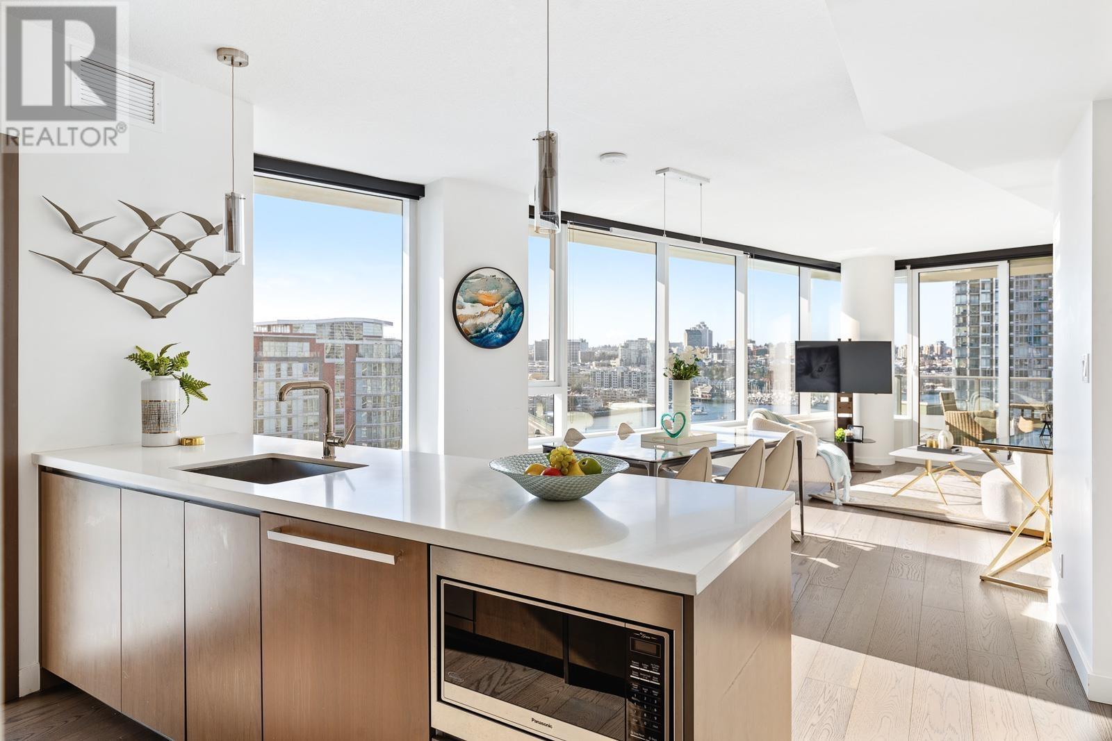 1609 68 SMITHE STREET, Vancouver