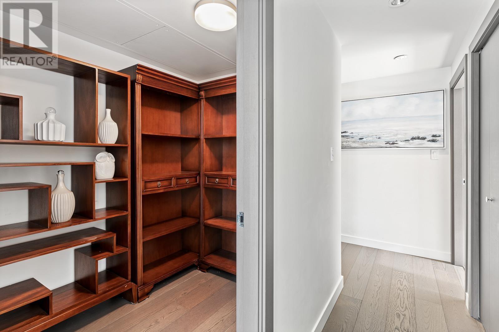 Listing Picture 11 of 18 : 1609 68 SMITHE STREET, Vancouver / 溫哥華 - 魯藝地產 Yvonne Lu Group - MLS Medallion Club Member