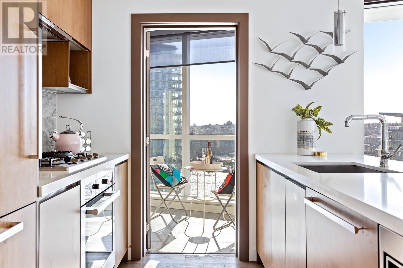 Listing Picture 7 of 18 : 1609 68 SMITHE STREET, Vancouver / 溫哥華 - 魯藝地產 Yvonne Lu Group - MLS Medallion Club Member