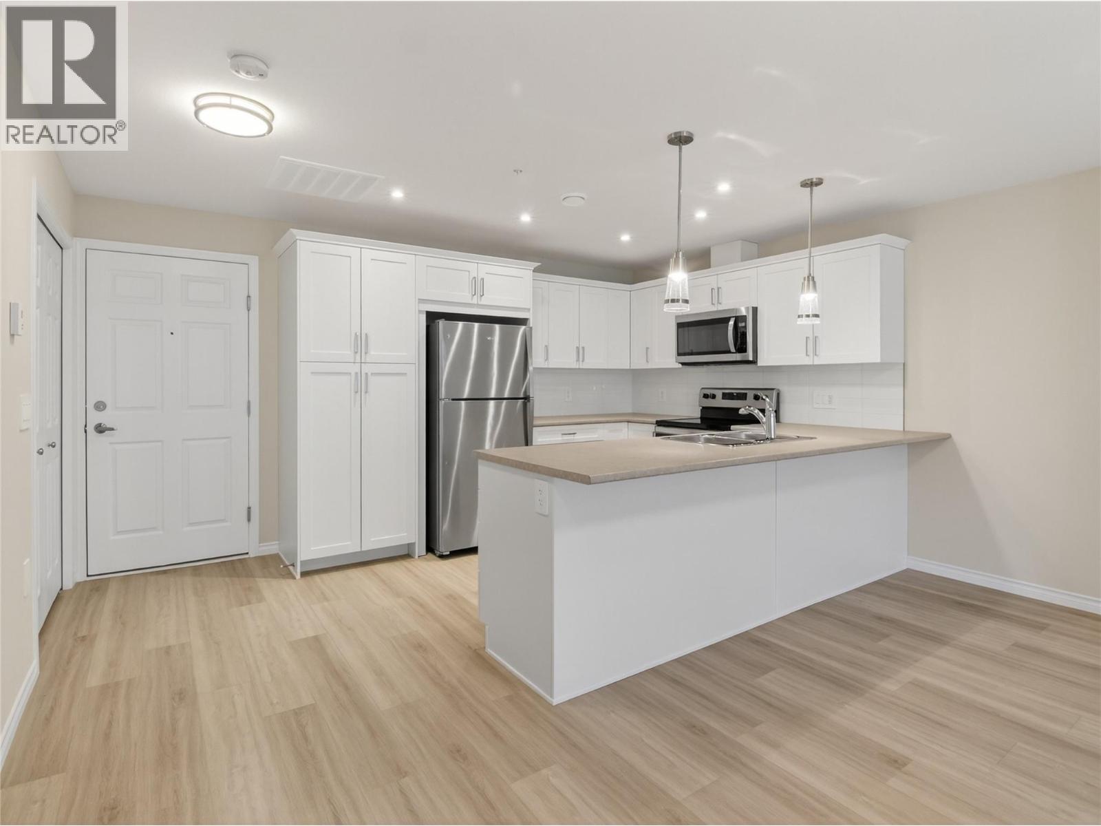 3362 SKAHA LAKE Road Unit# 604, penticton, British Columbia