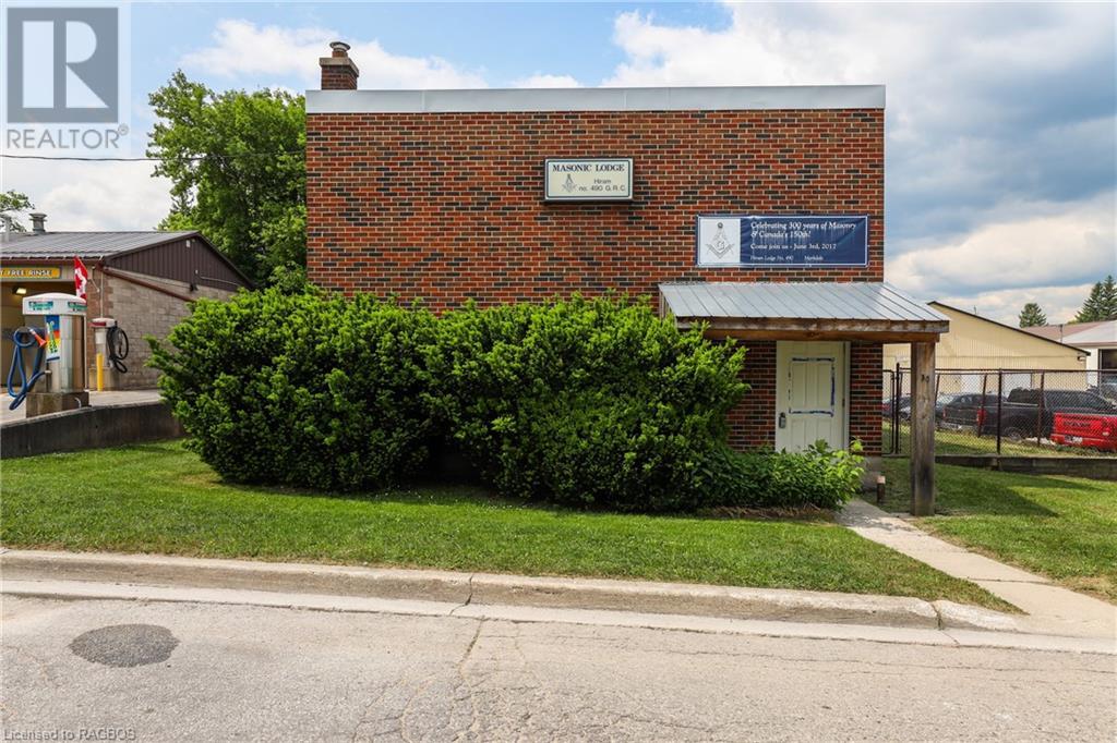 30 Walker Street, Markdale, Ontario  N0C 1H0 - Photo 1 - 40607644