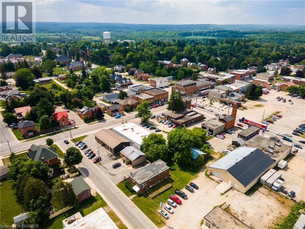 30 Walker Street, Markdale, Ontario  N0C 1H0 - Photo 2 - 40607644
