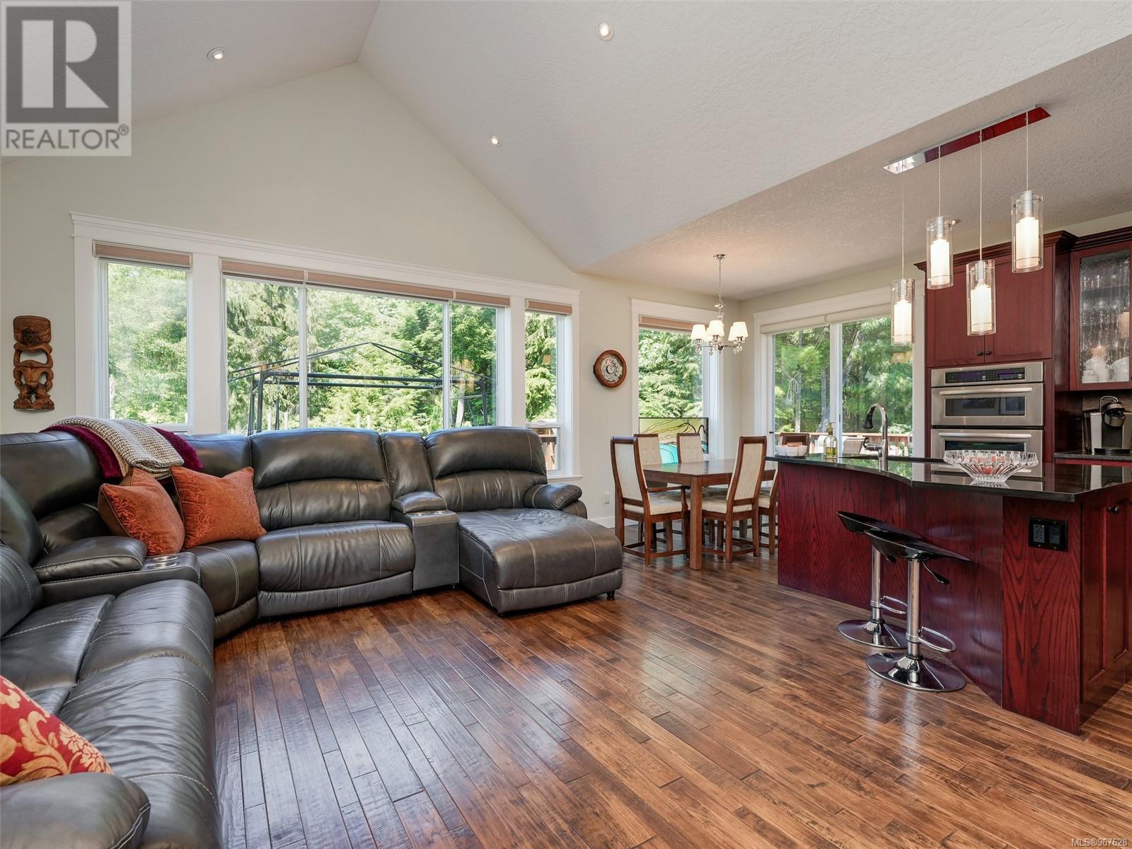 Property at 7288 Thelmita Pl image 2