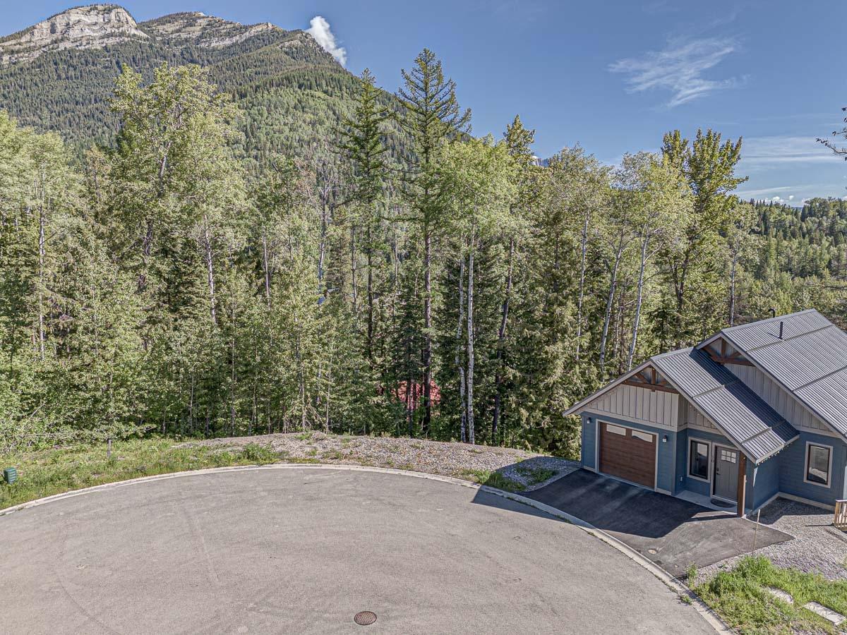 9 Alpine Trail Place, Fernie, British Columbia  V0B 1M5 - Photo 10 - 2477800