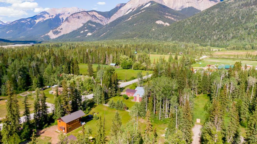 1732 Oberg Johnson Road, Golden, British Columbia  V0A 1H1 - Photo 3 - 2474357