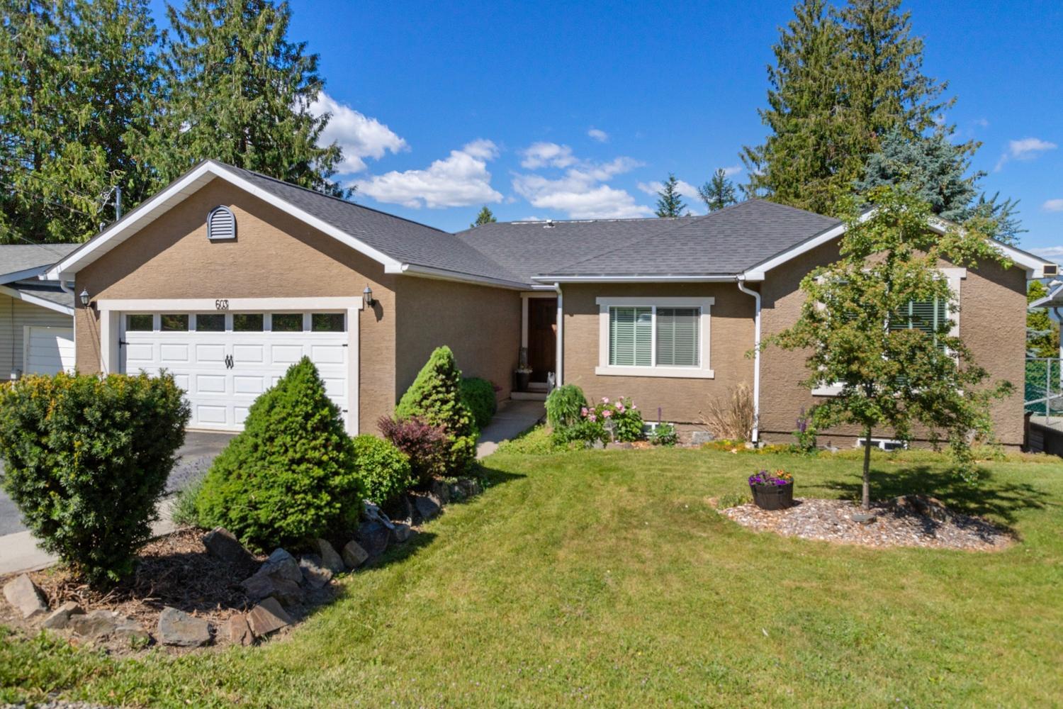 Creston Homes and Acreages